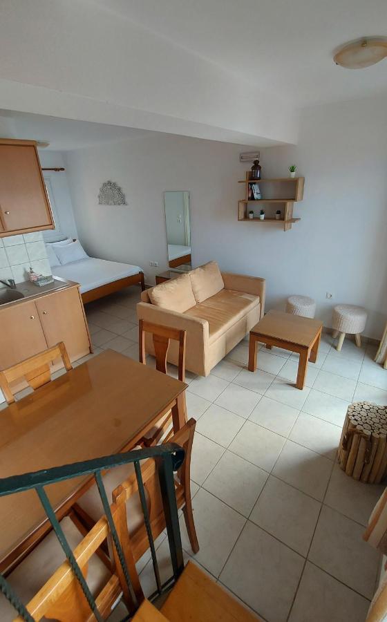 C-View Apartments Megalochori  Экстерьер фото