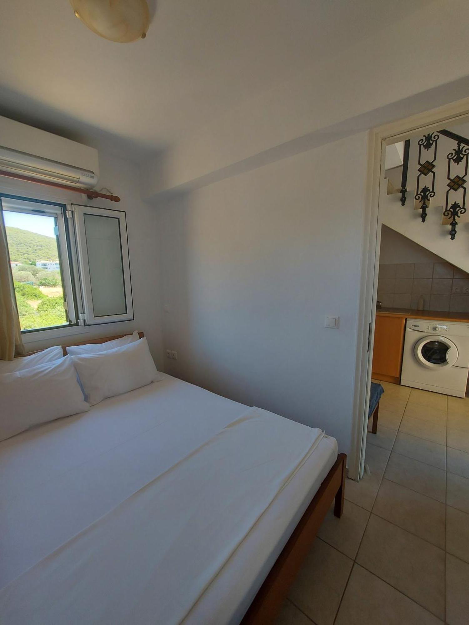 C-View Apartments Megalochori  Номер фото
